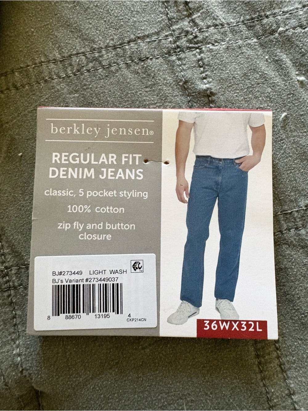 Berkley Jensen Men's Relaxed Light Wash Jeans - Regular Fit